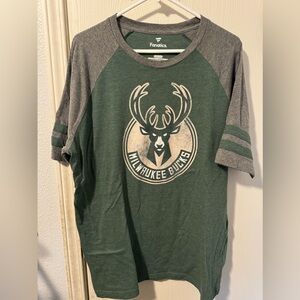 NBA men’s Milwaukee Bucks T-shirt by Fanatics - size XL